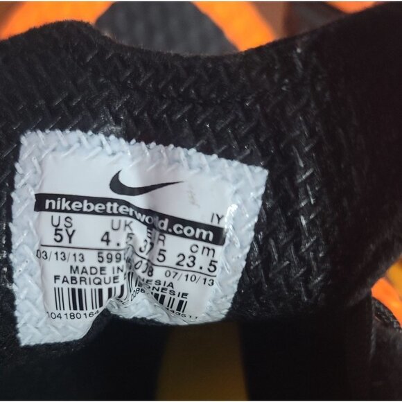Nike Hypervenom black and orange sneakers kids 5Y - Picture 11 of 11